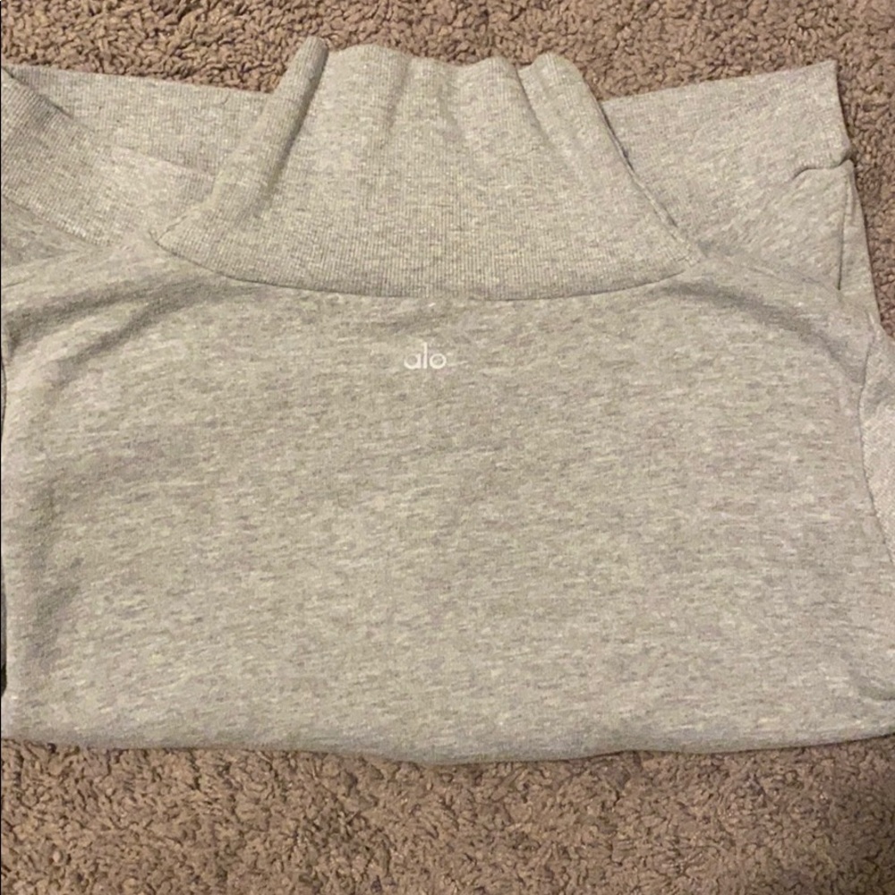 Alo sweatshirt